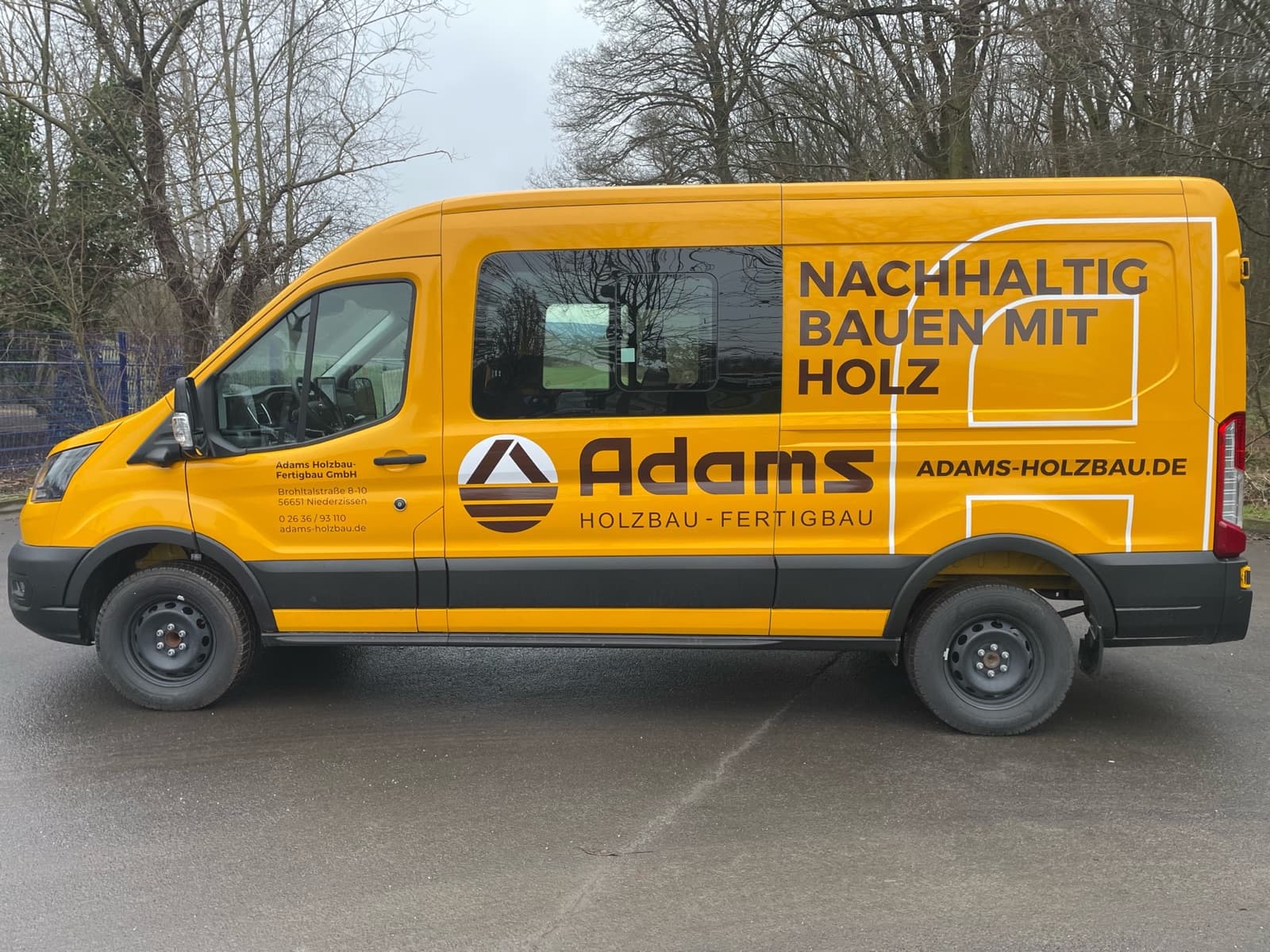 Adams Holzbau Neufahrzeug