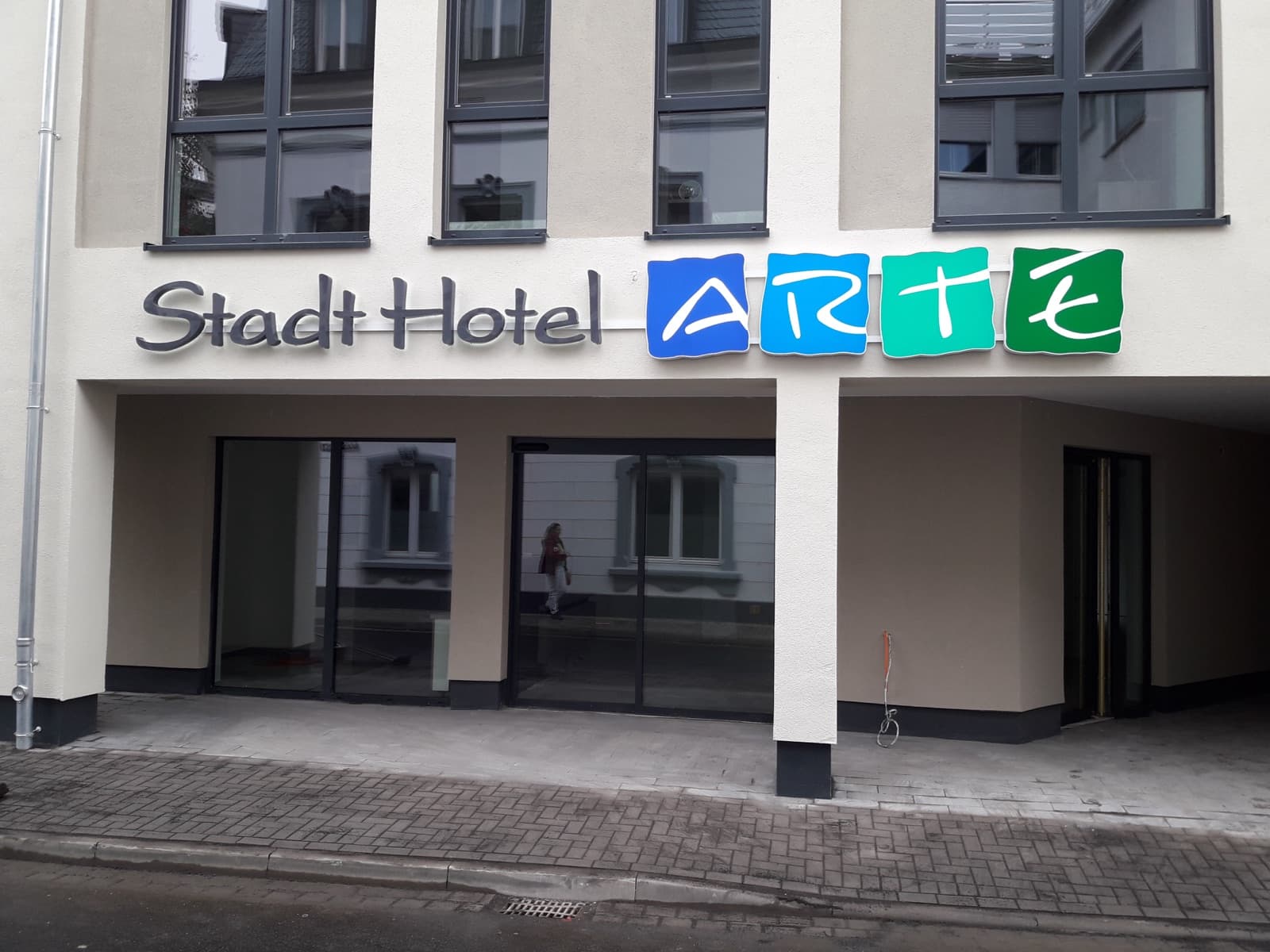 Leuchtbuchstaben Stadt Hotel Arte